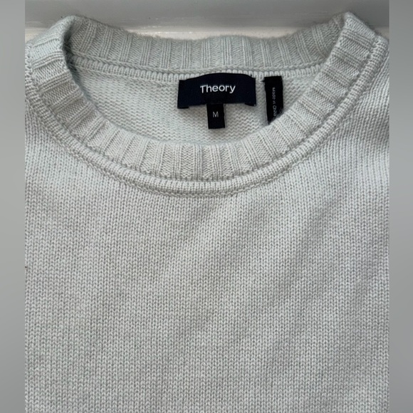 Theory Women’s  Light Gray Cashmere Sweater Size M - Picture 3 of 7